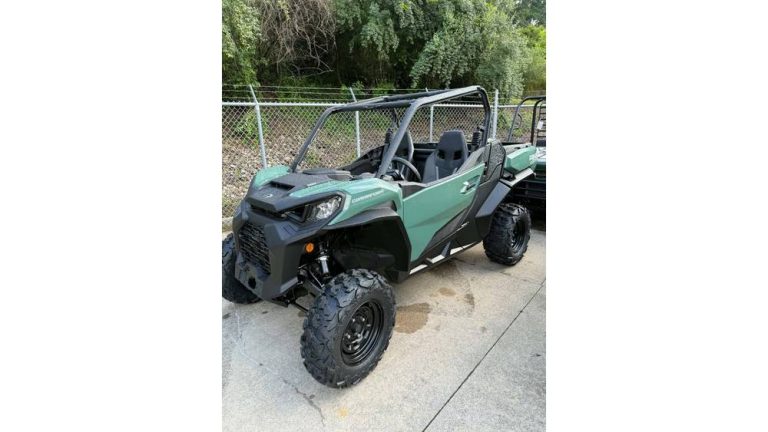 Can-Am Commander 700